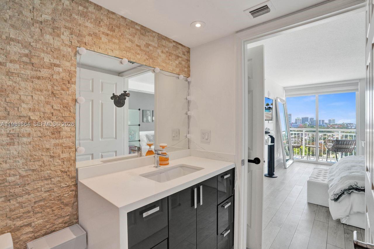 3000 Coral Way # 1114