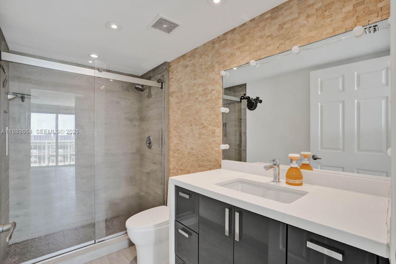 3000 Coral Way # 1114