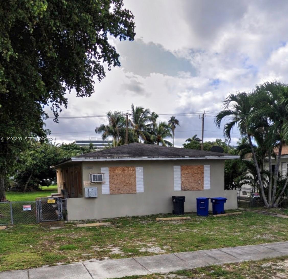 1380 NE 111th St