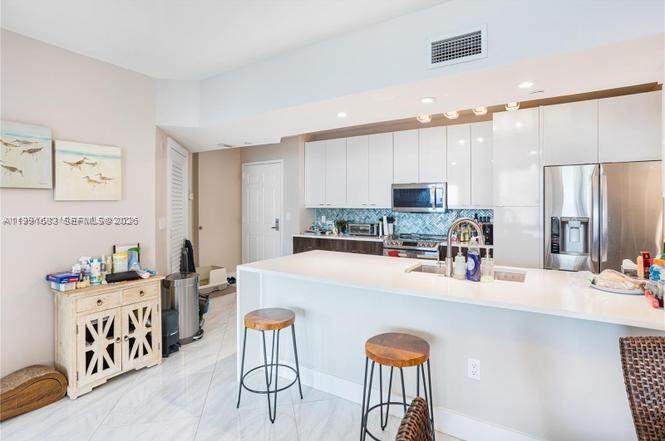 3020 NE 32nd Ave # 1013