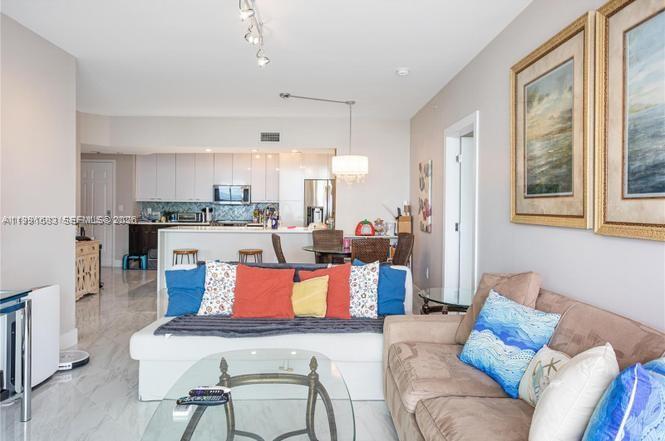 3020 NE 32nd Ave # 1013