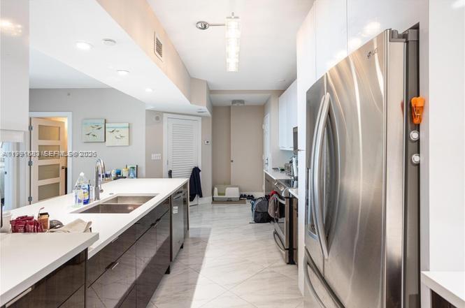 3020 NE 32nd Ave # 1013