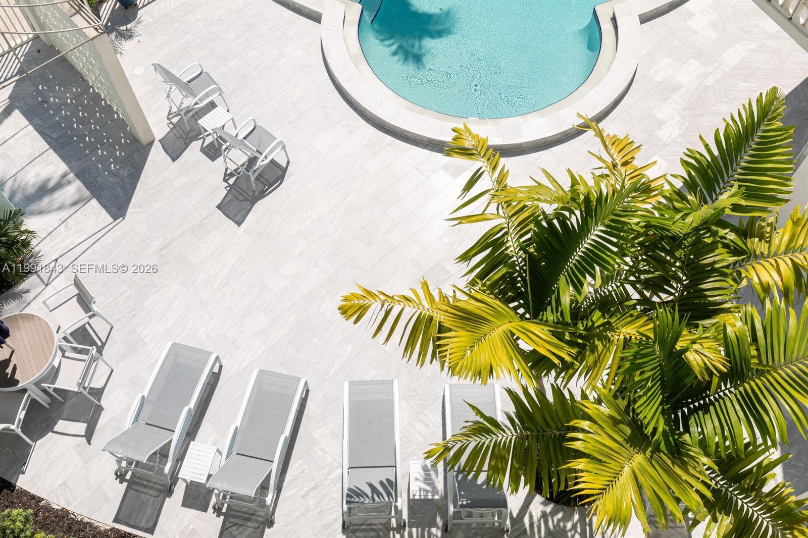 3250 NE 28th St # 212