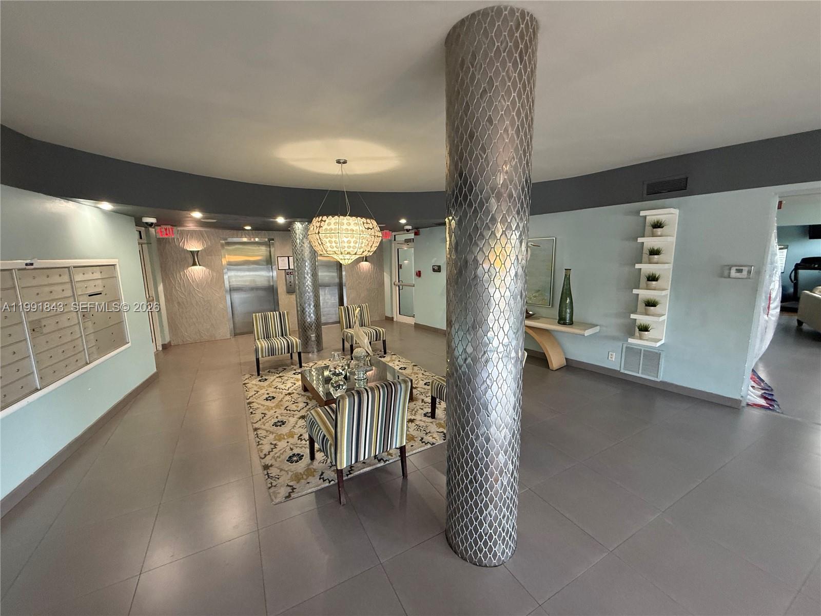 3250 NE 28th St # 212