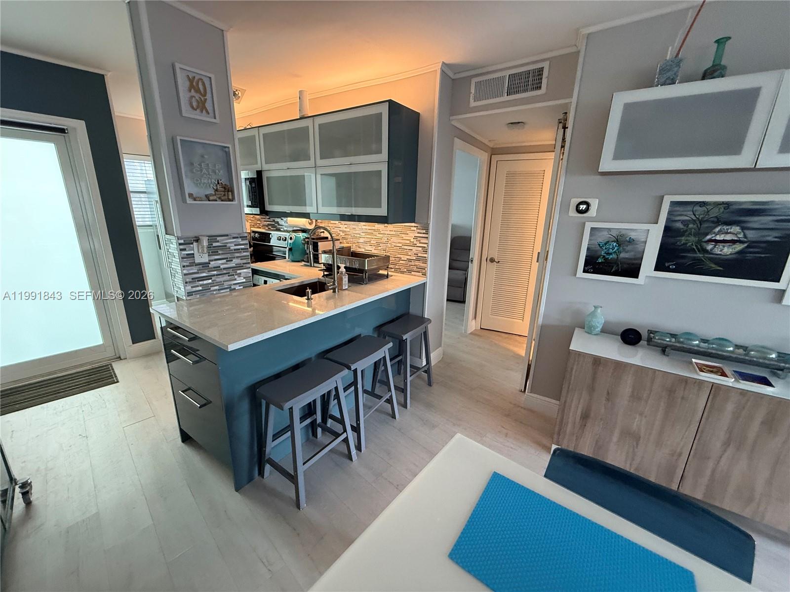 3250 NE 28th St # 212