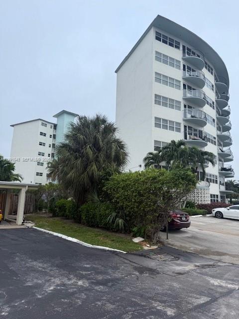 3250 NE 28th St # 212