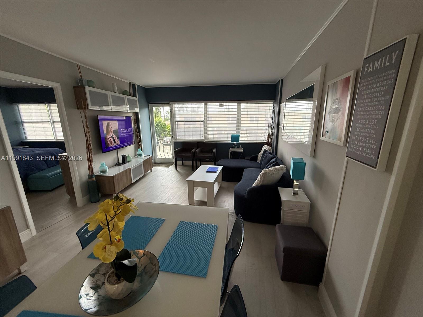 3250 NE 28th St # 212