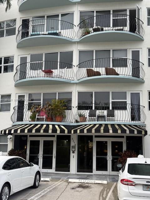 3250 NE 28th St # 212