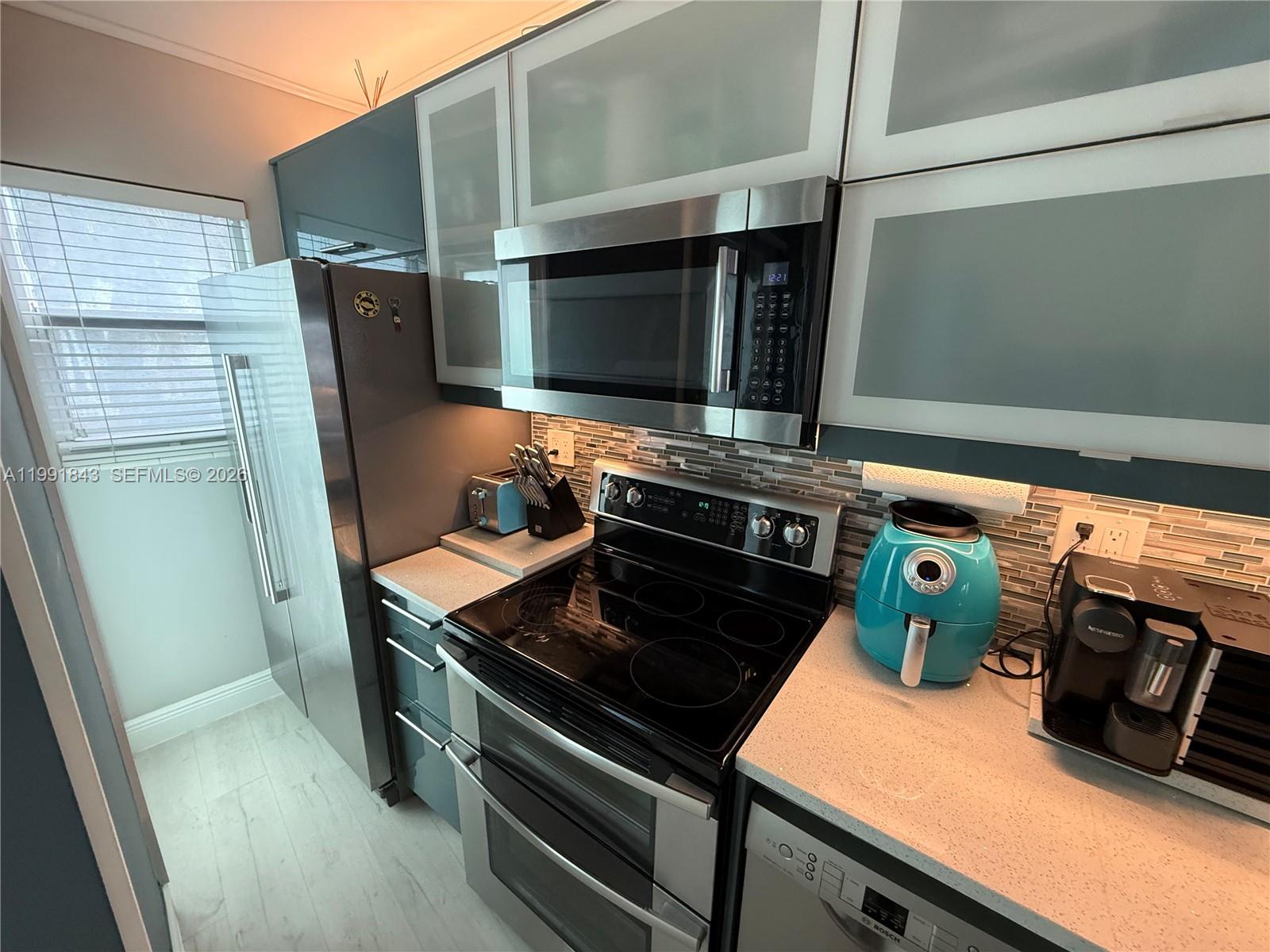 3250 NE 28th St # 212