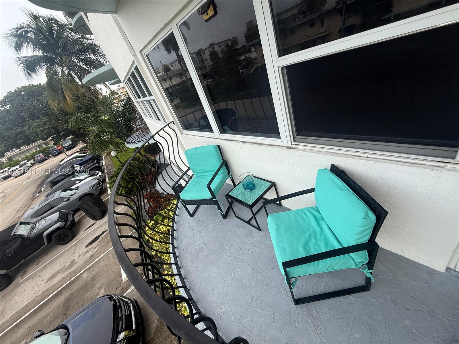 3250 NE 28th St # 212