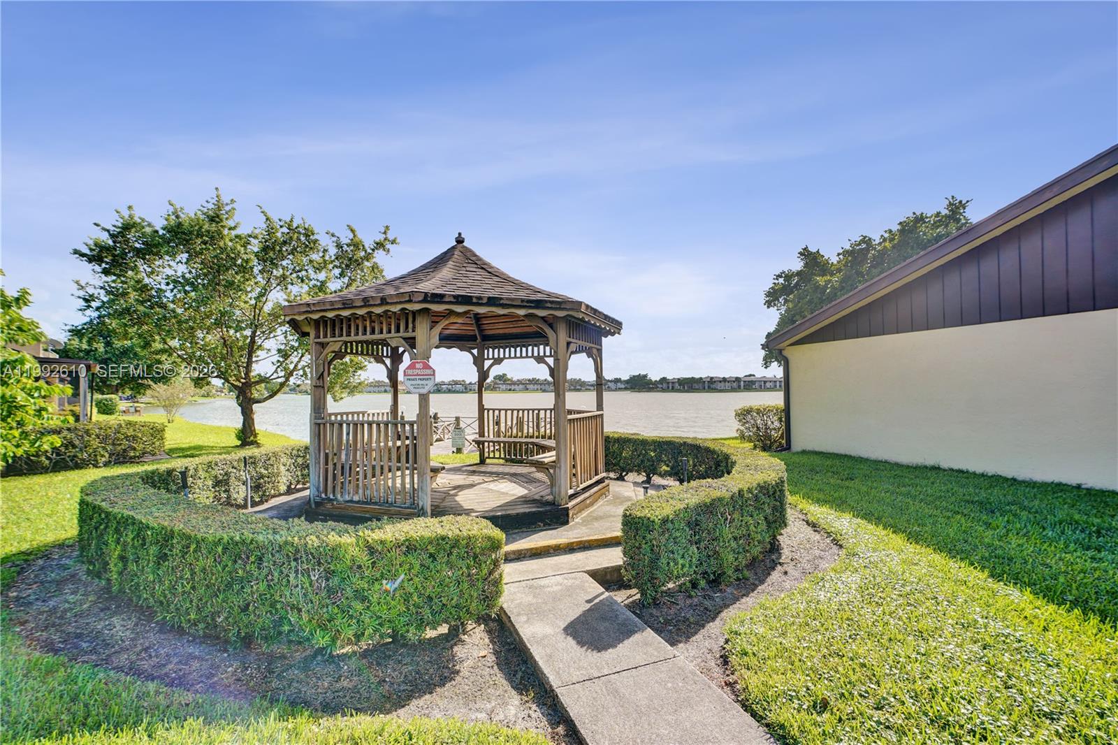 707 Banks Rd