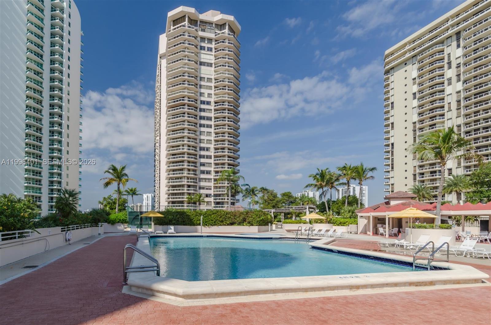 20185 E Country Club Dr # 204