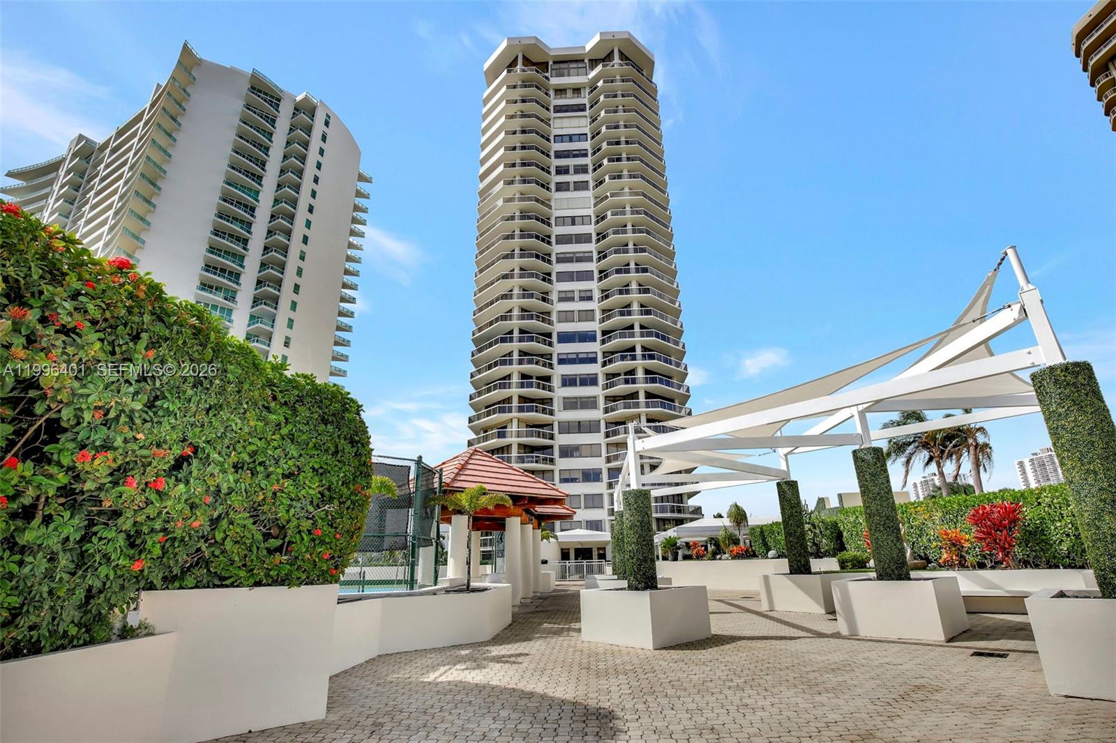 20185 E Country Club Dr # 204