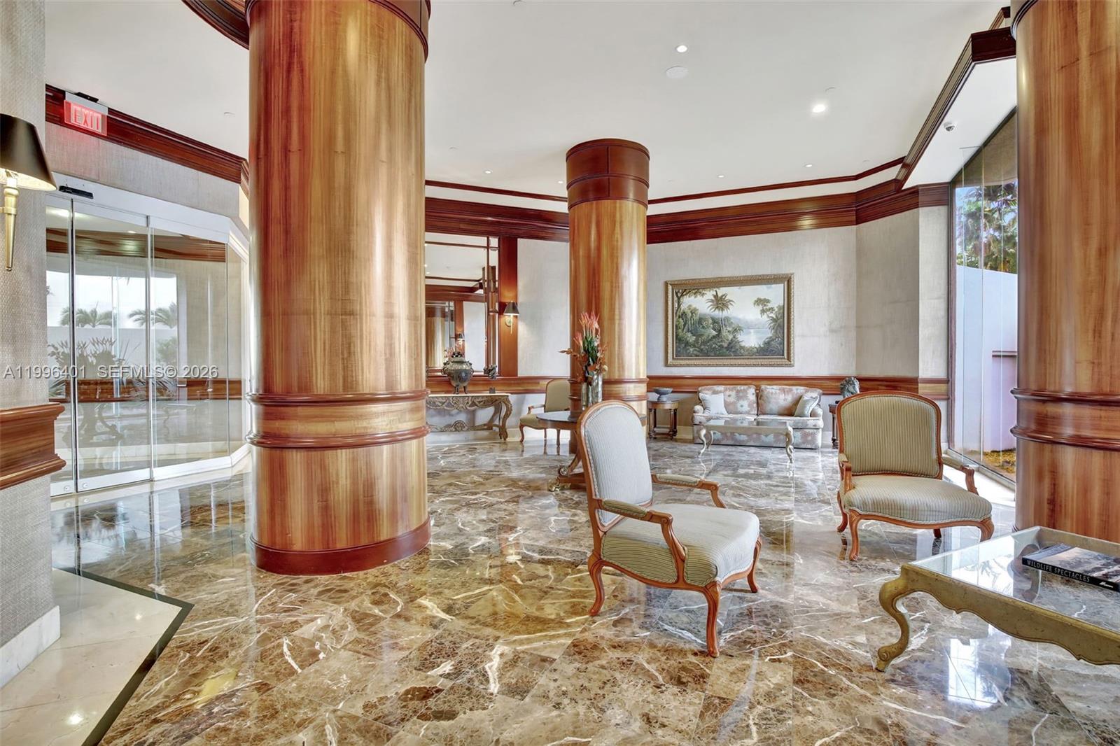 20185 E Country Club Dr # 204