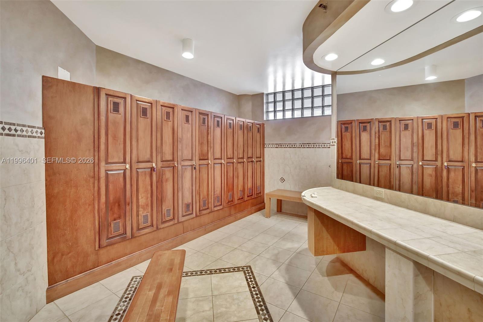 20185 E Country Club Dr # 204