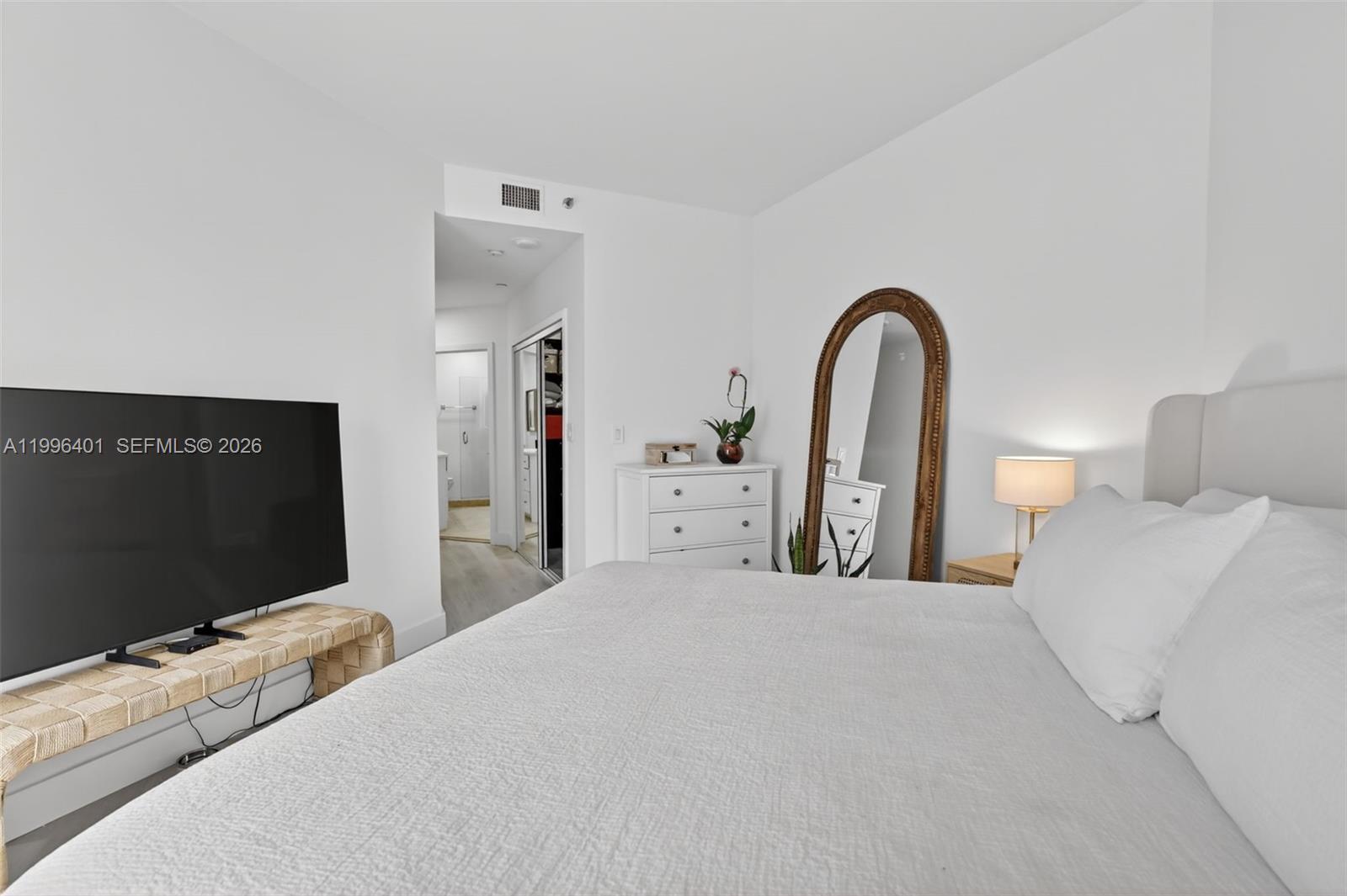 20185 E Country Club Dr # 204