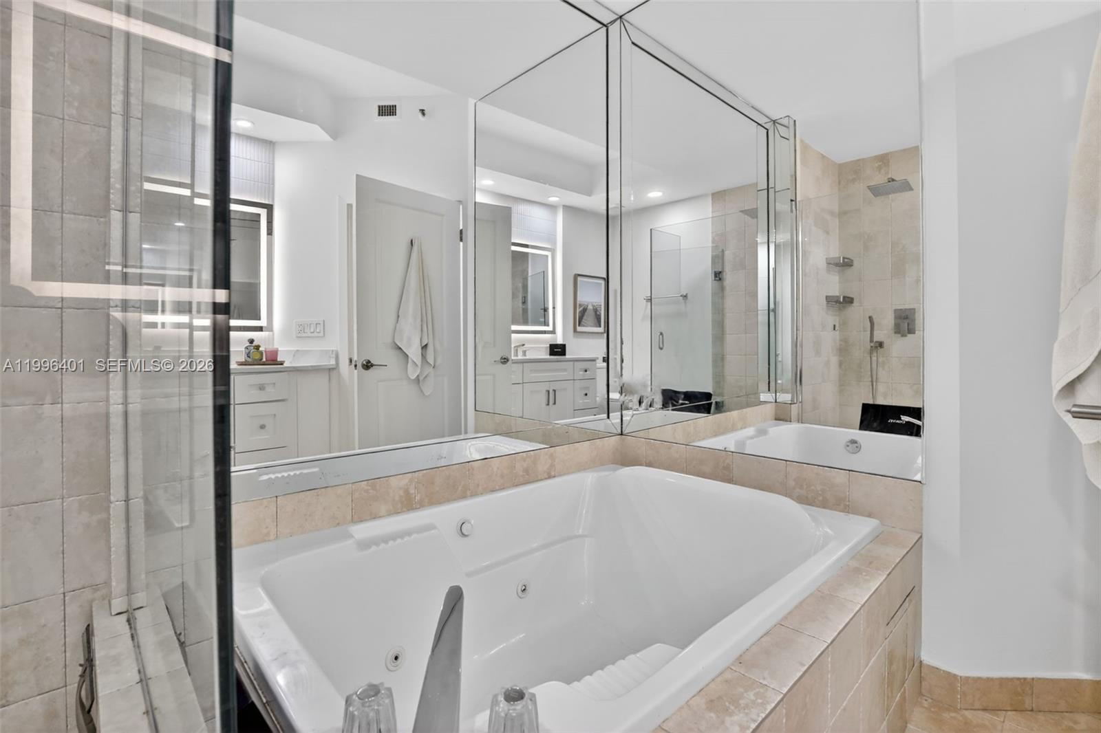 20185 E Country Club Dr # 204