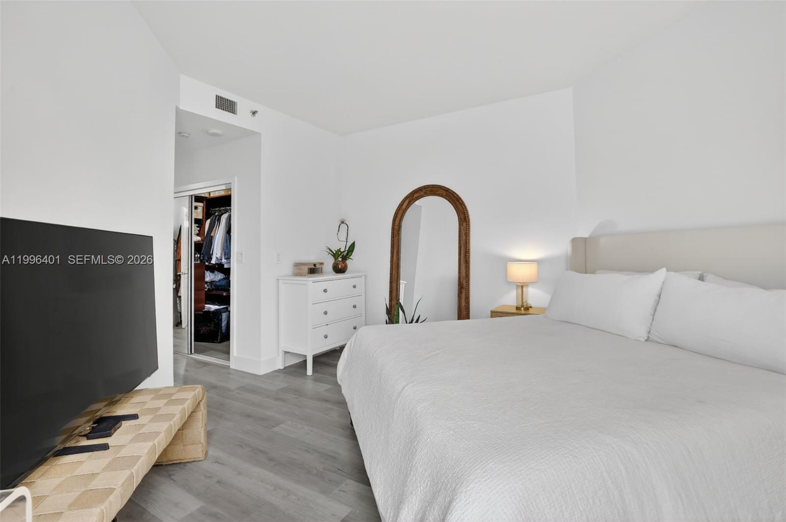 20185 E Country Club Dr # 204