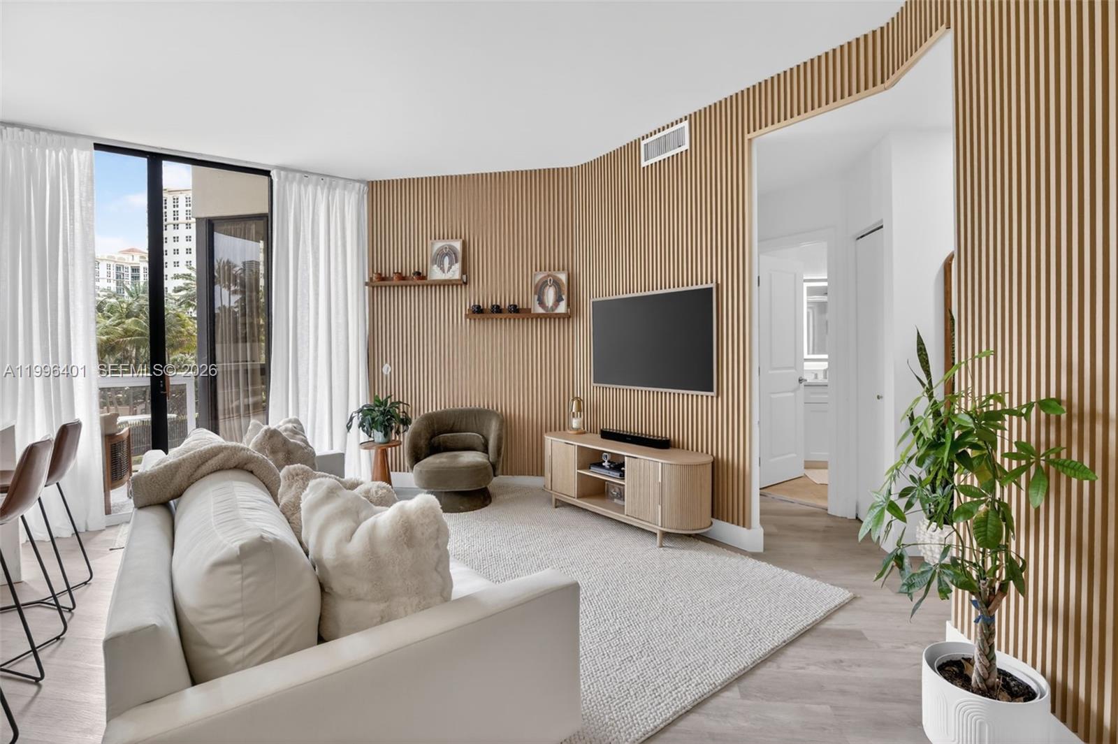 20185 E Country Club Dr # 204