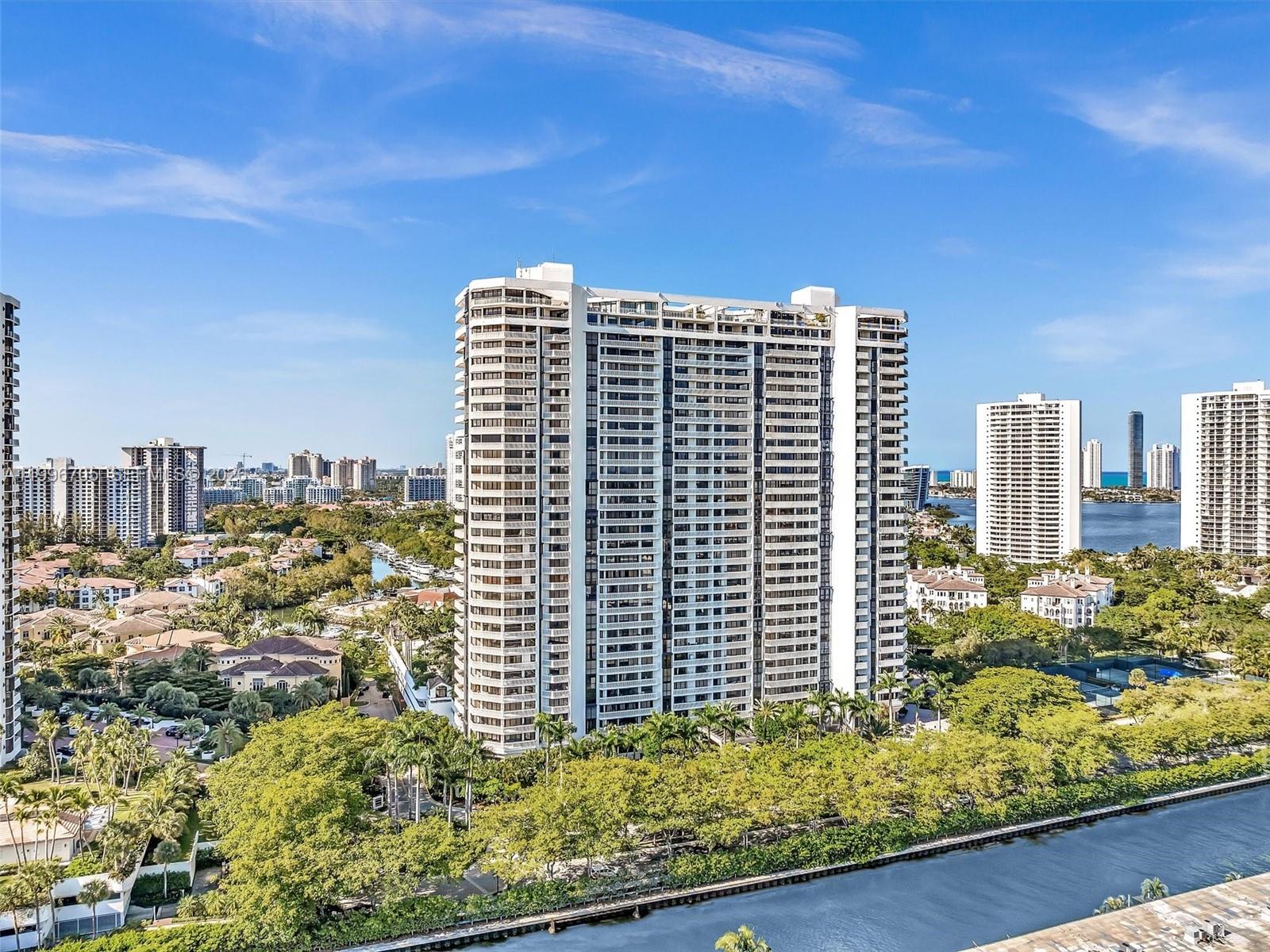 2000 Island Blvd # 1203