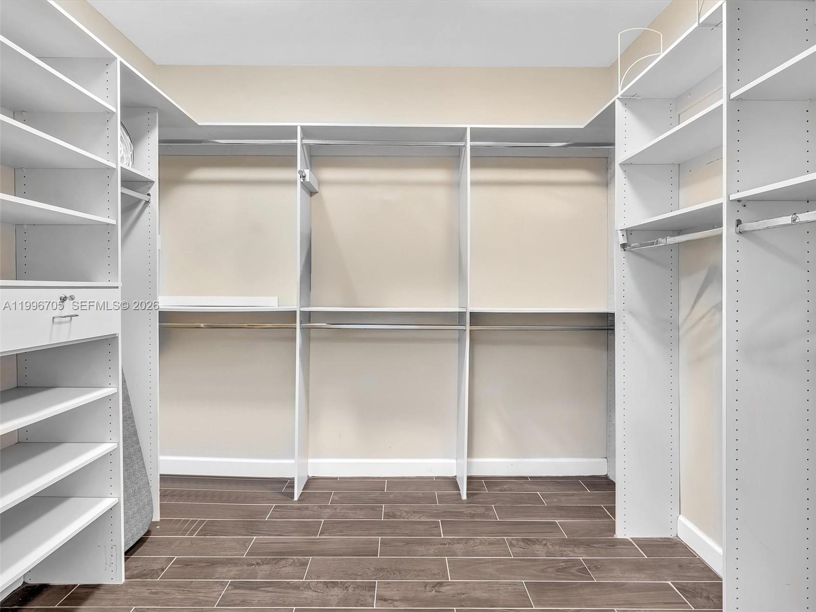 2000 Island Blvd # 1203