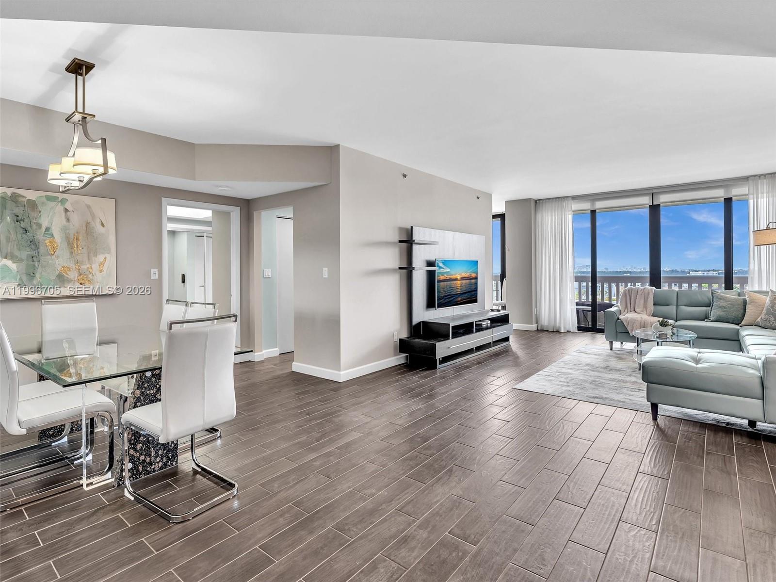 2000 Island Blvd # 1203