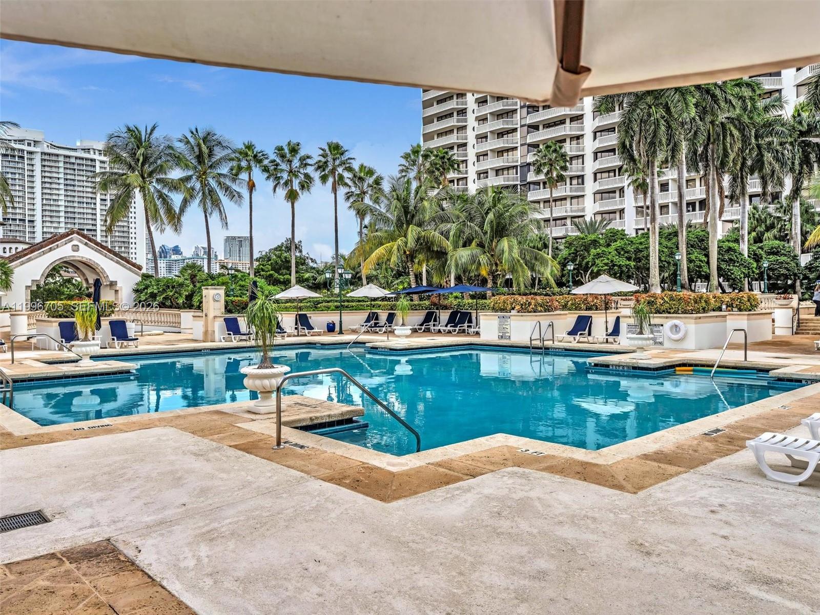 2000 Island Blvd # 1203