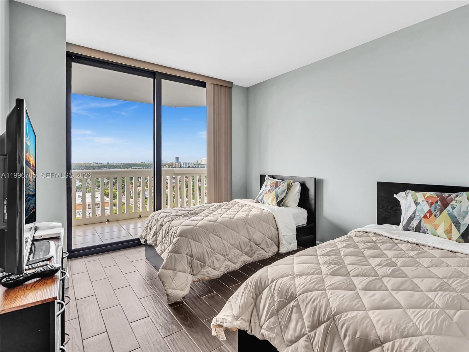 2000 Island Blvd # 1203