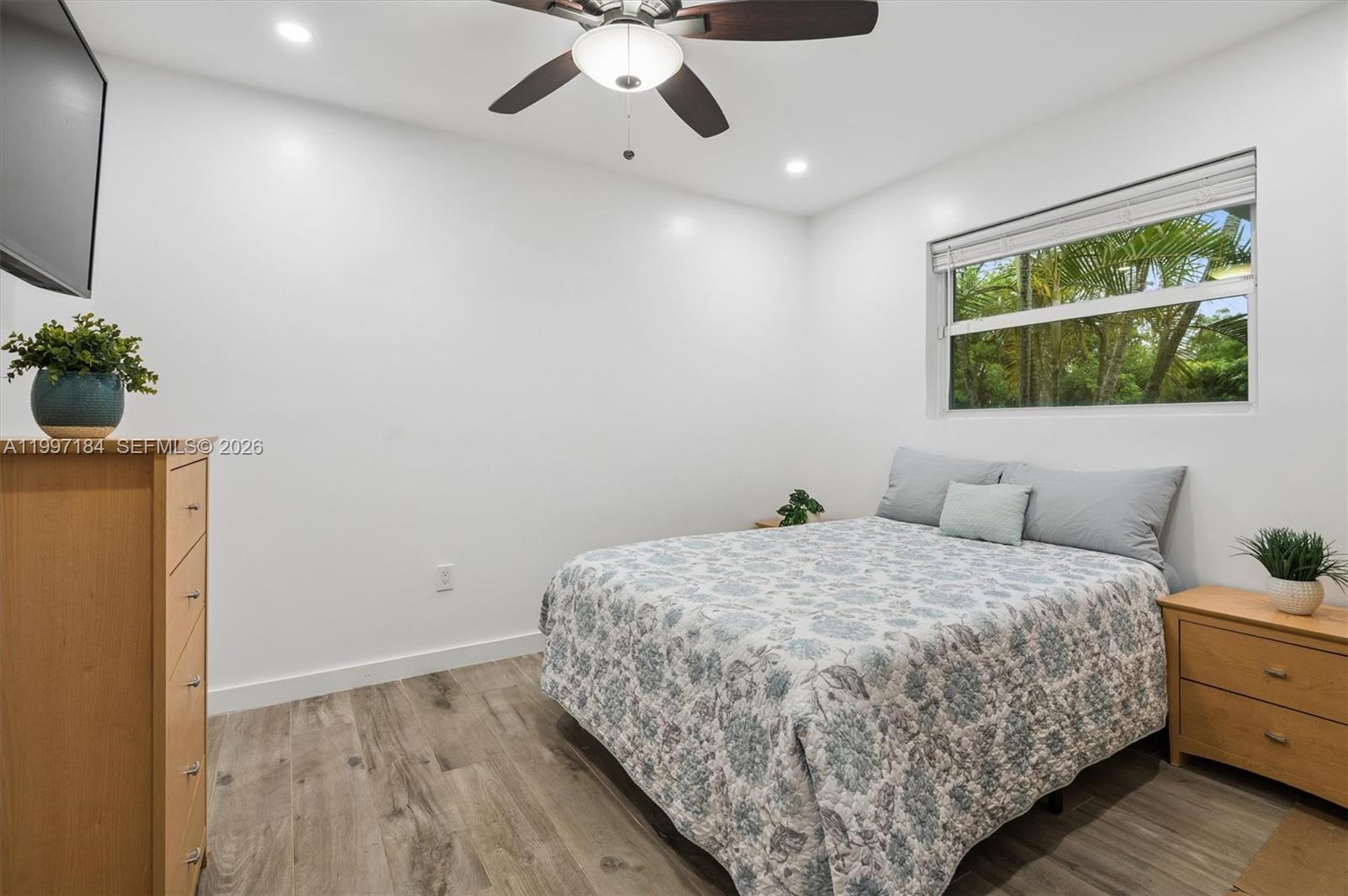 717 NW 30th St