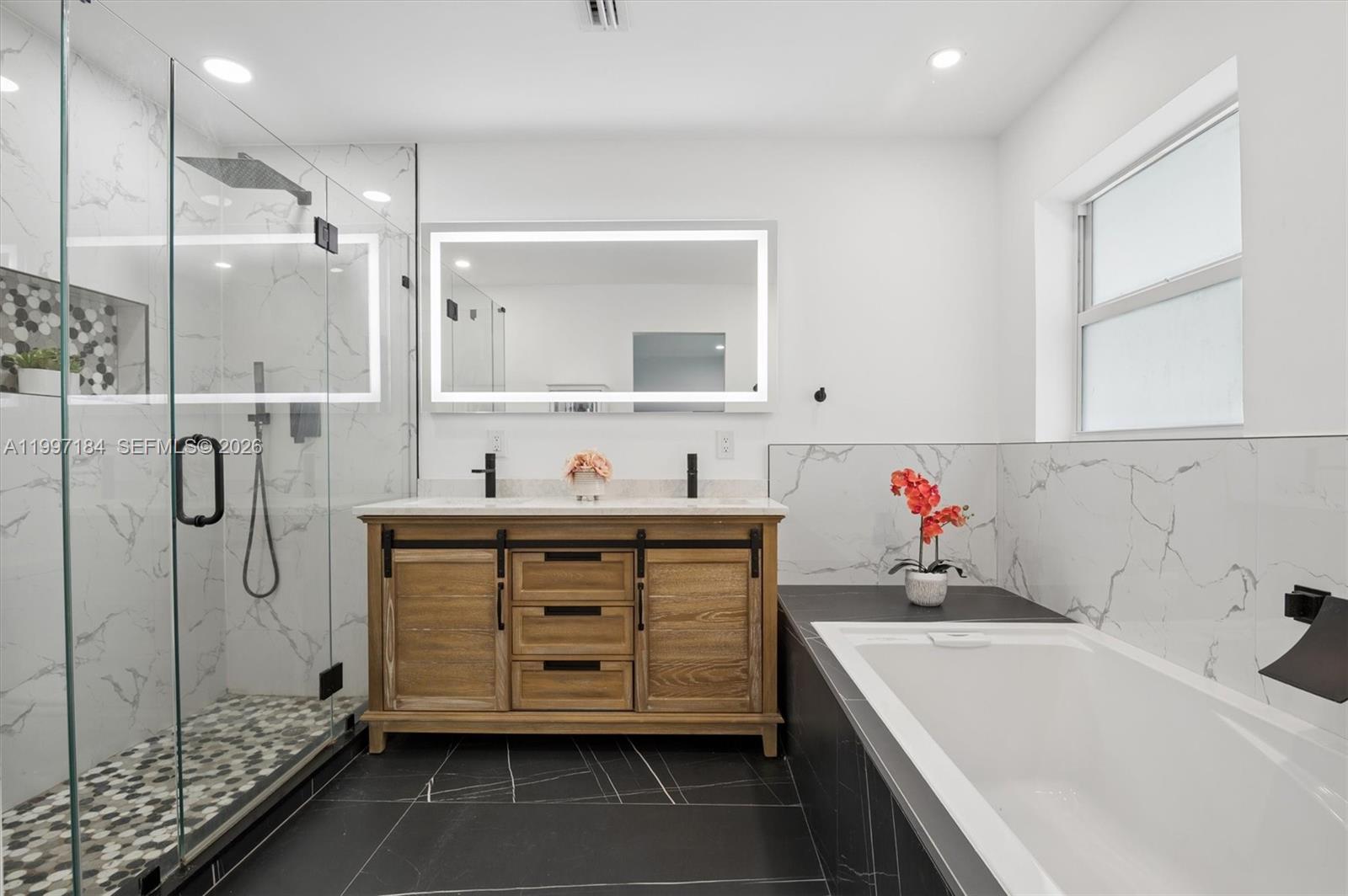 717 NW 30th St