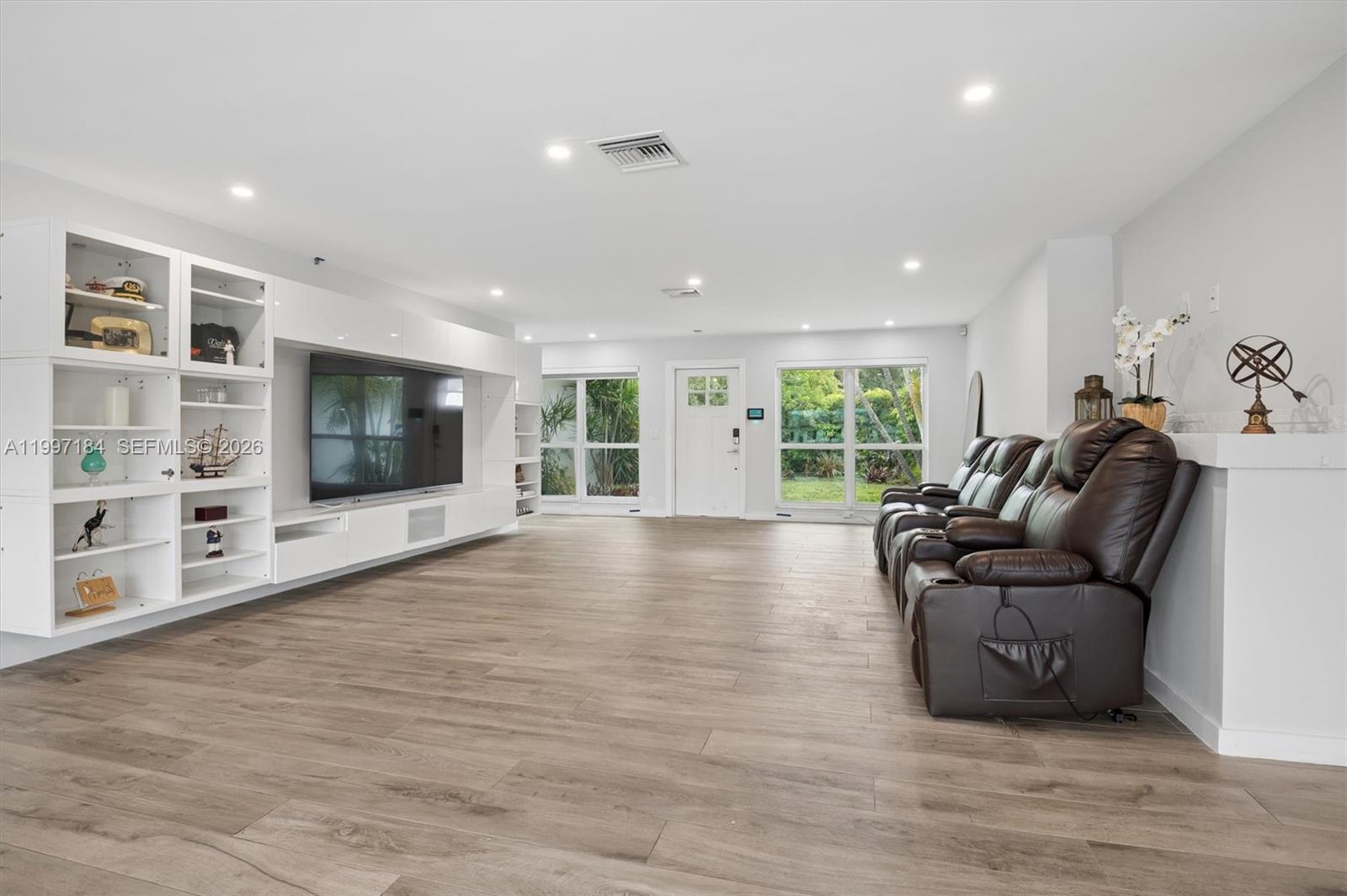 717 NW 30th St