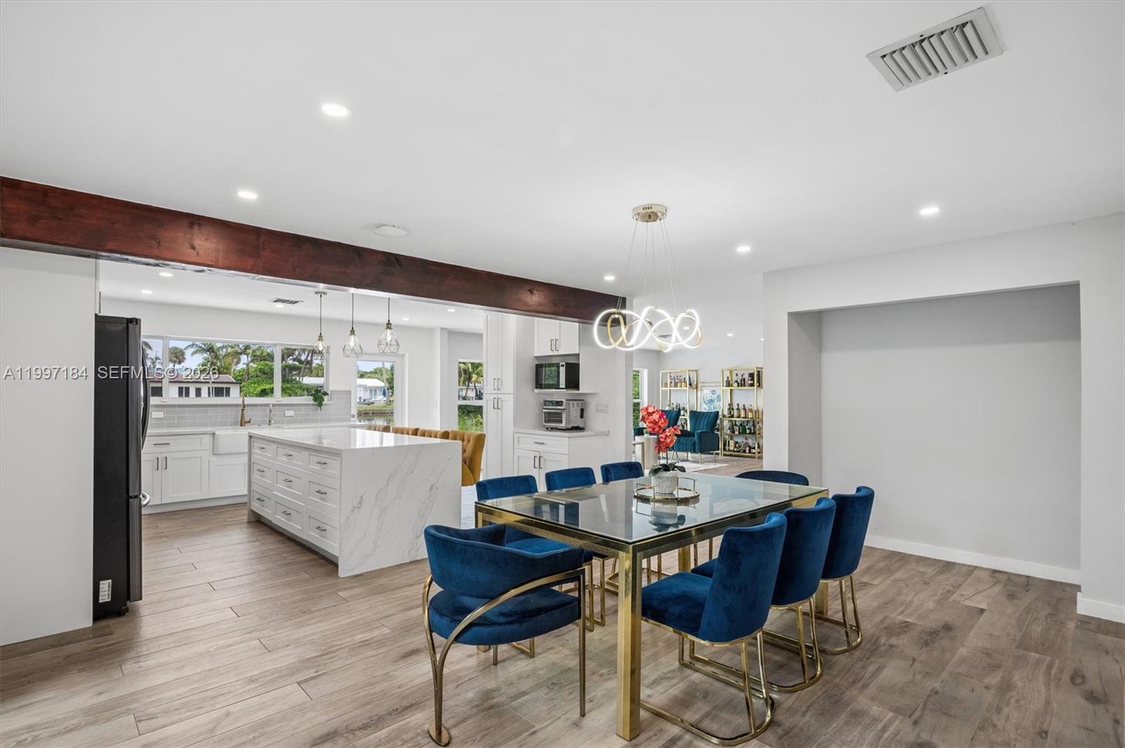 717 NW 30th St