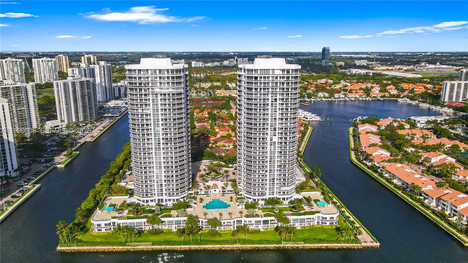 3802 NE 207th St # 2704