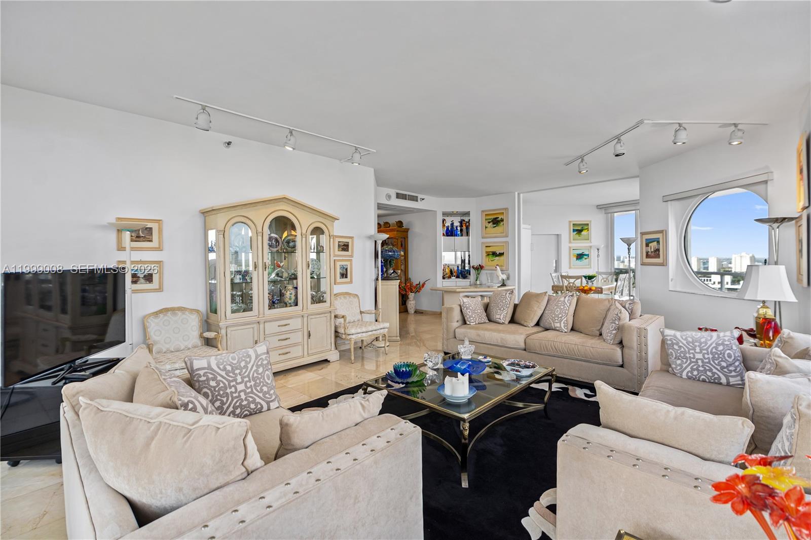 3802 NE 207th St # 2704