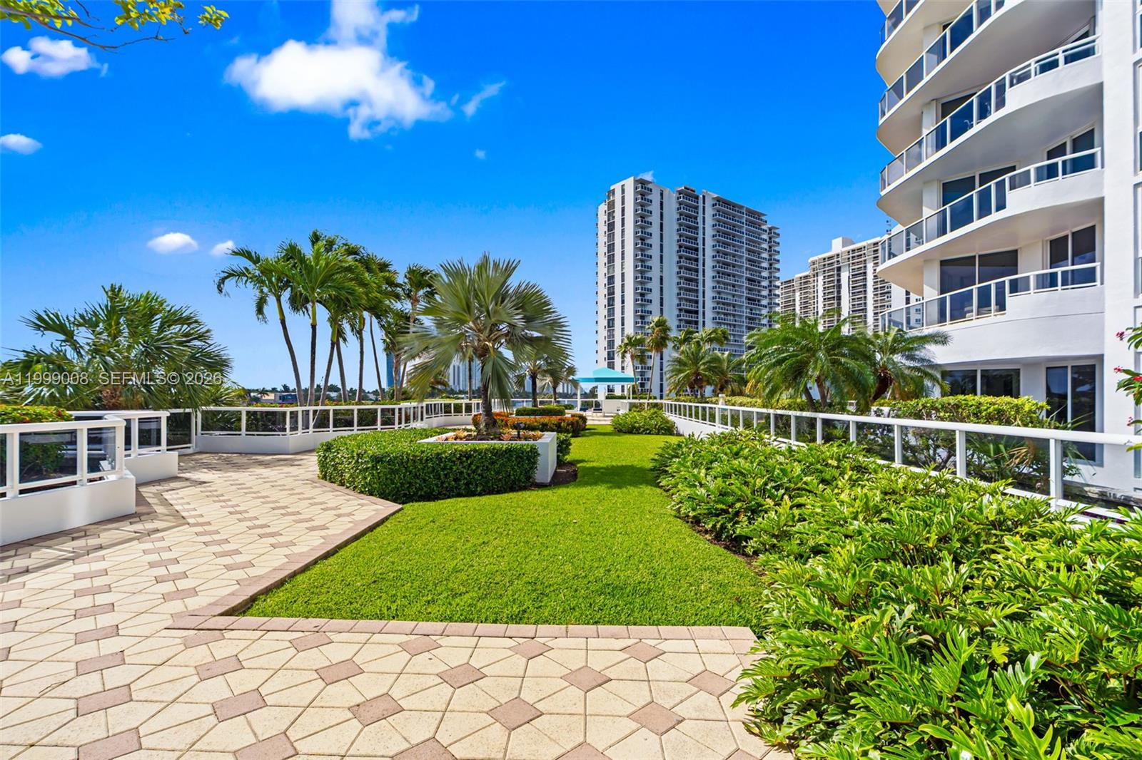 3802 NE 207th St # 2704