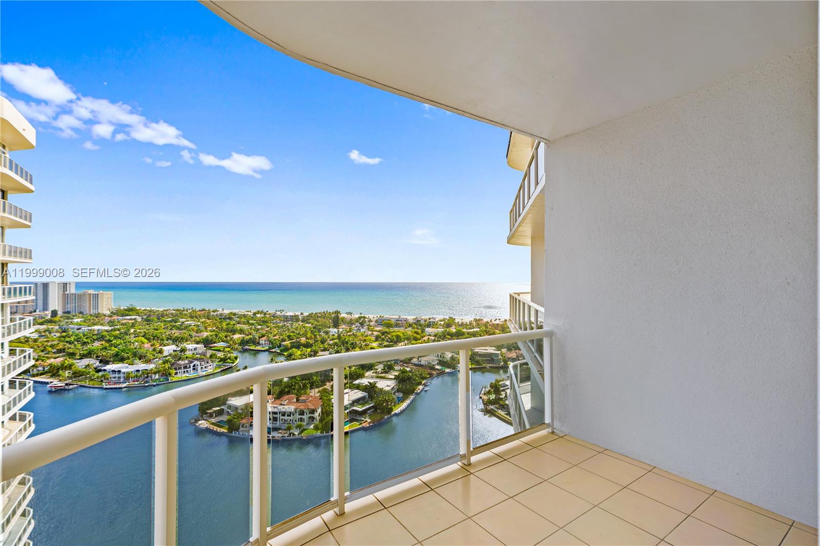 3802 NE 207th St # 2704