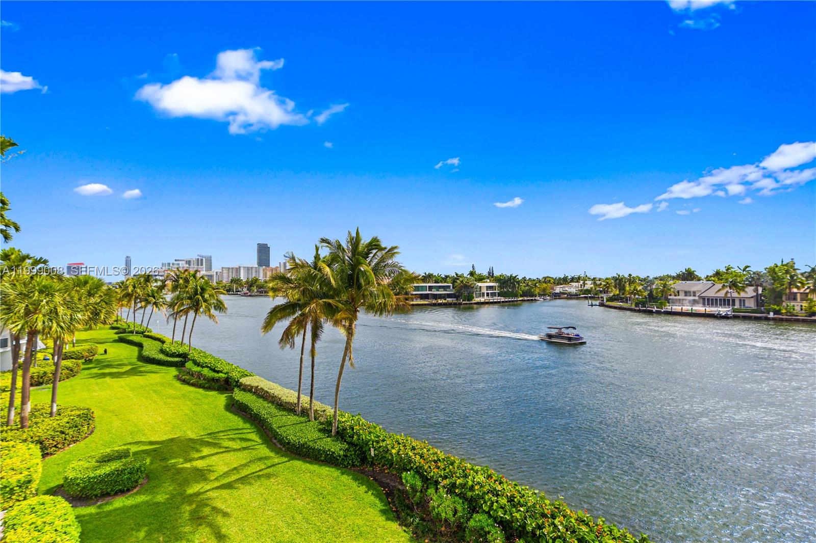 3802 NE 207th St # 2704