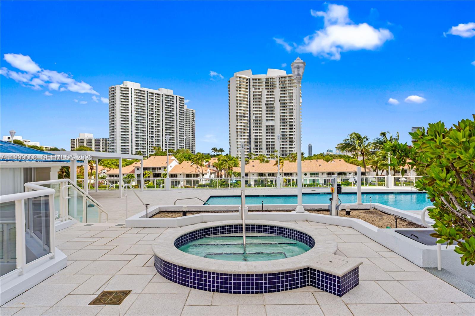 3802 NE 207th St # 2704