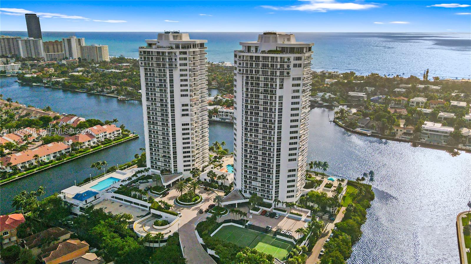 3802 NE 207th St # 2704