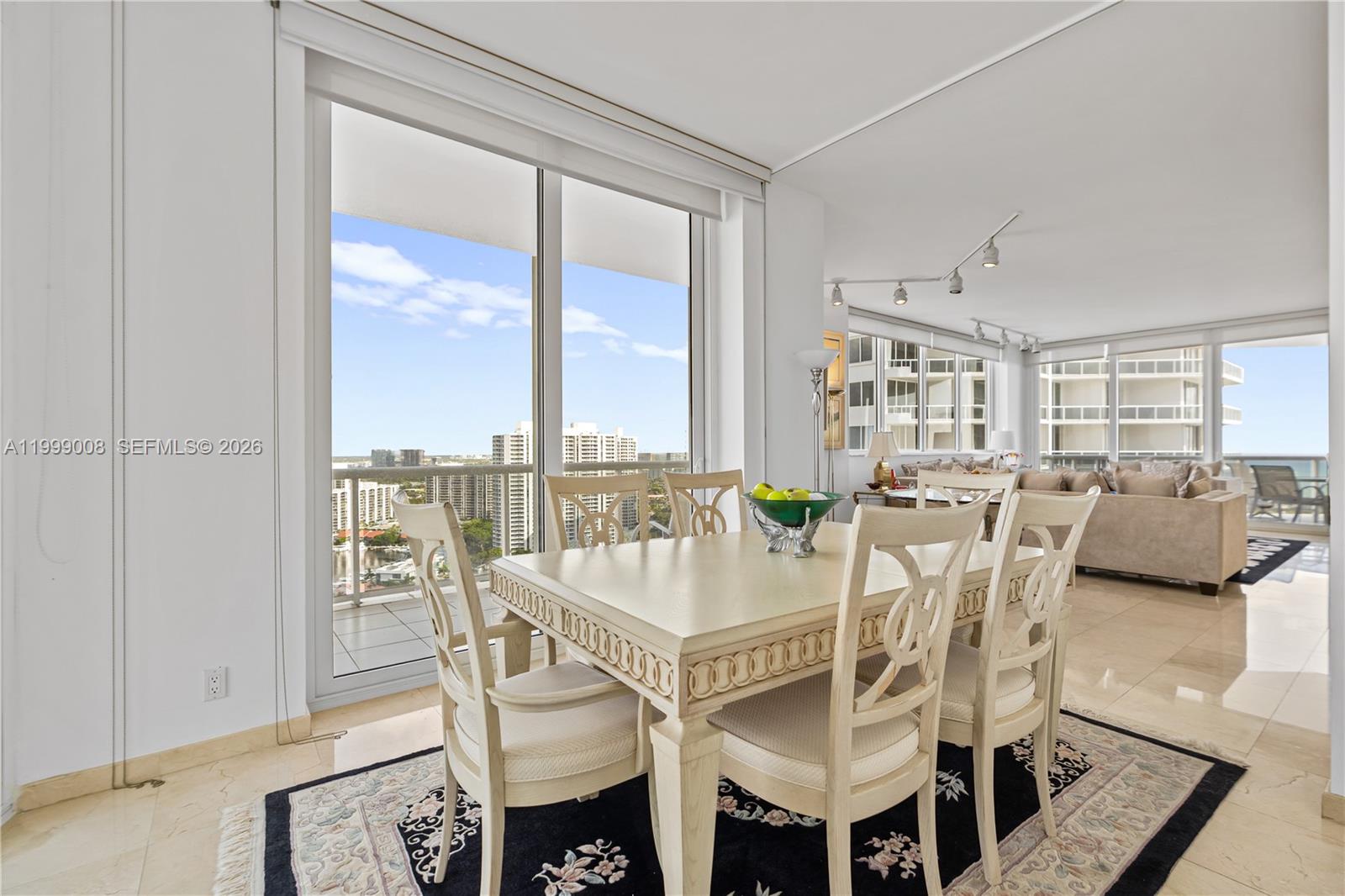 3802 NE 207th St # 2704