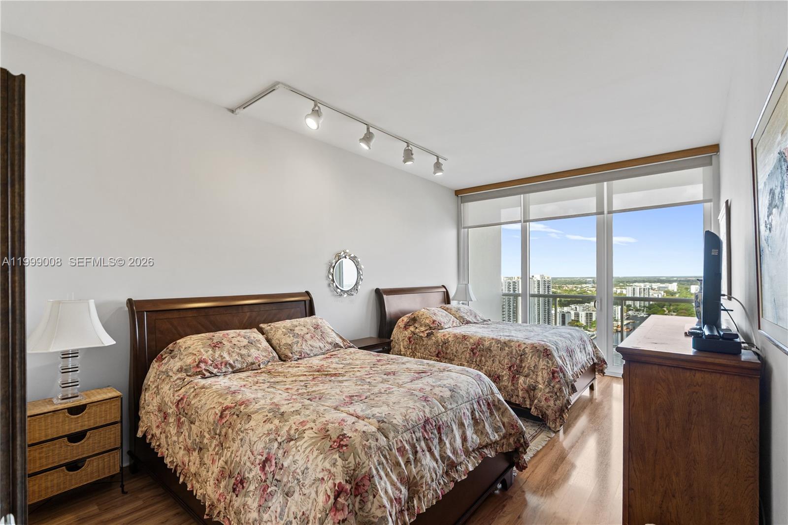 3802 NE 207th St # 2704