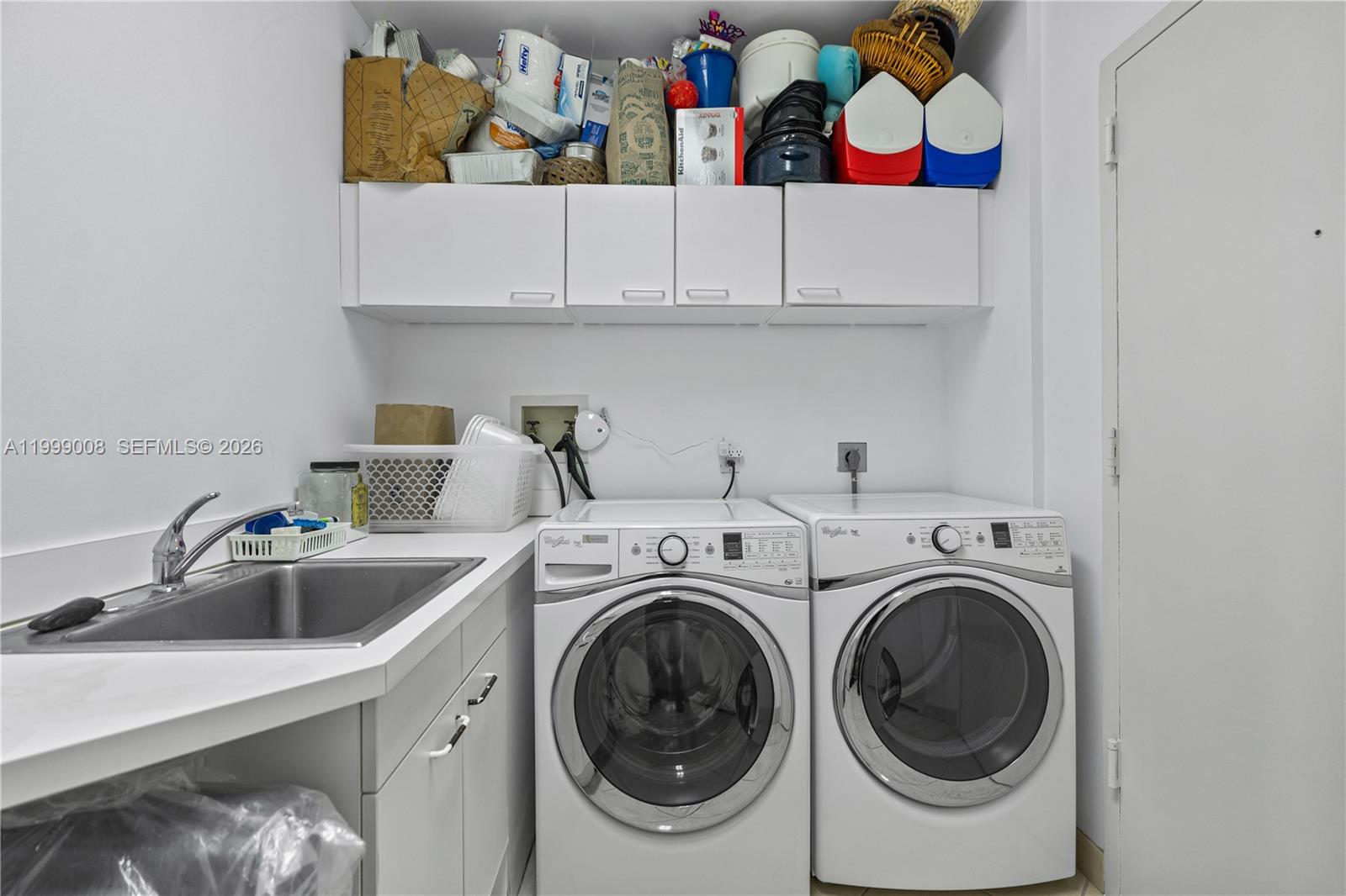 3802 NE 207th St # 2704