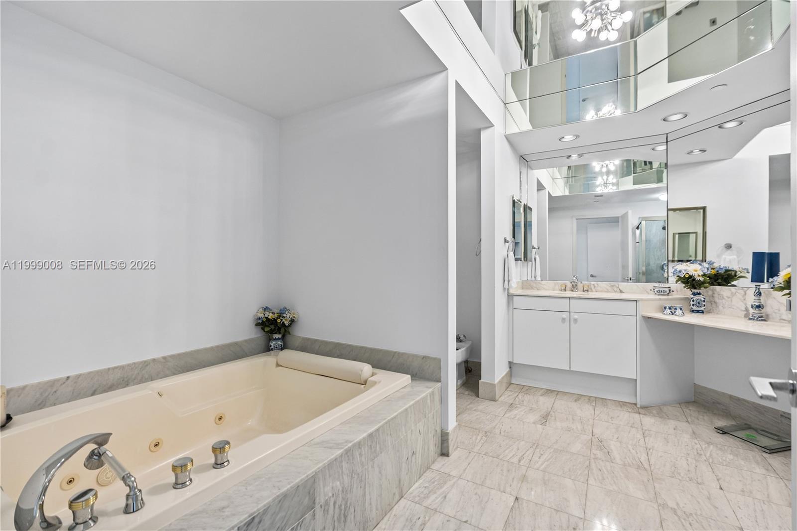 3802 NE 207th St # 2704