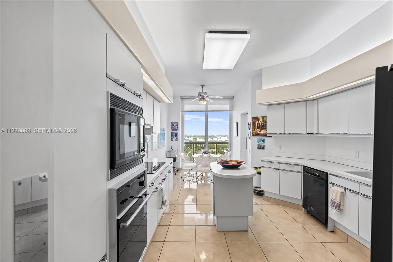 3802 NE 207th St # 2704