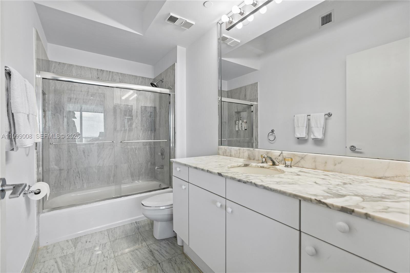 3802 NE 207th St # 2704