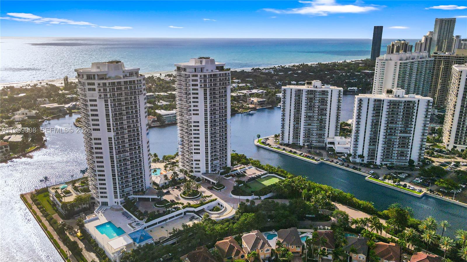 3802 NE 207th St # 2704