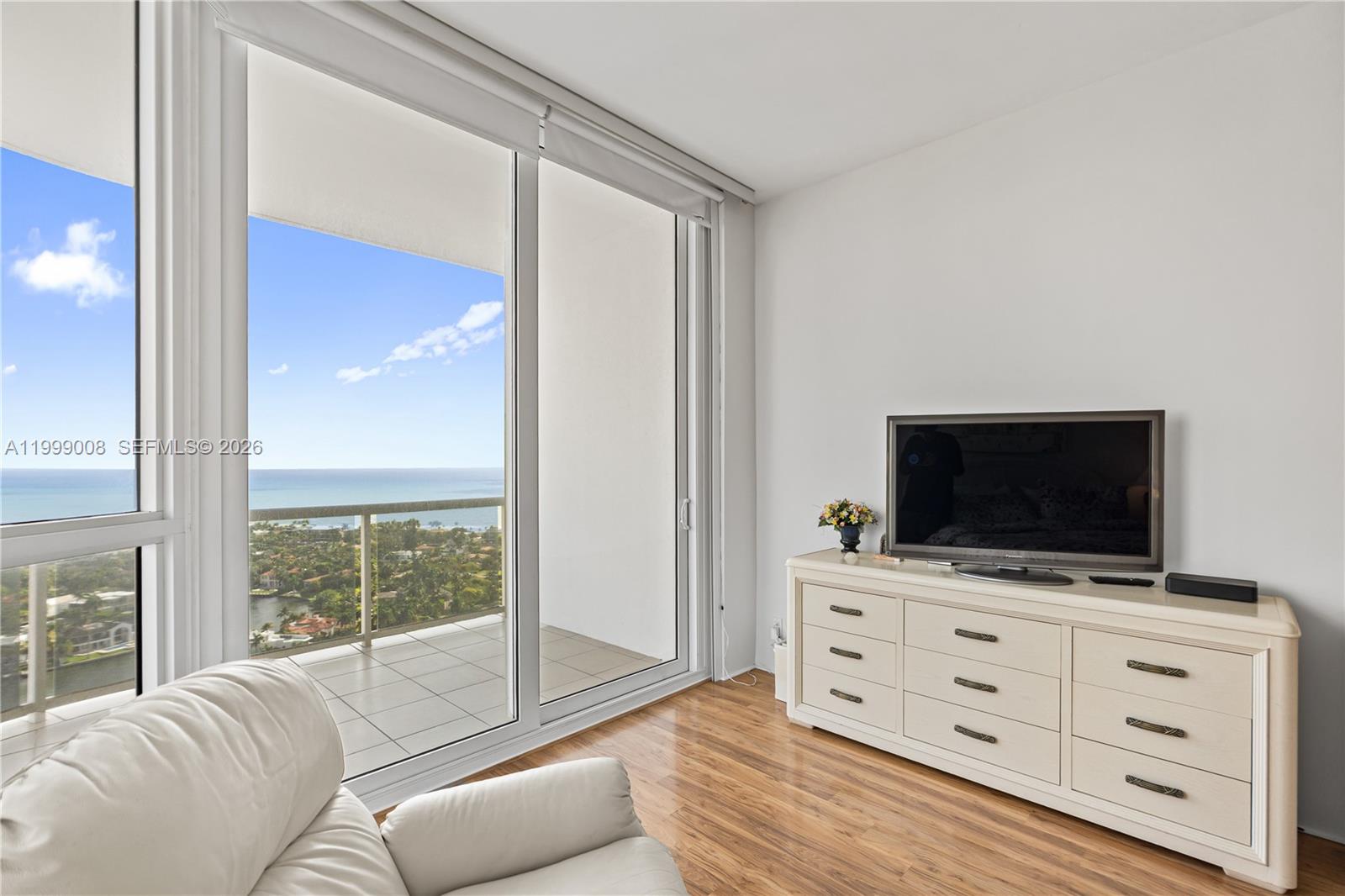 3802 NE 207th St # 2704