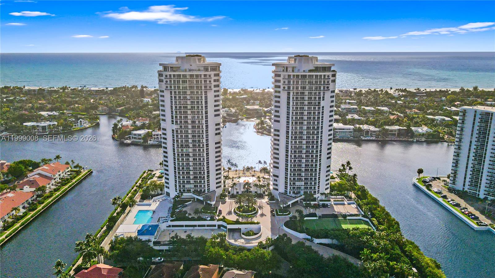 3802 NE 207th St # 2704