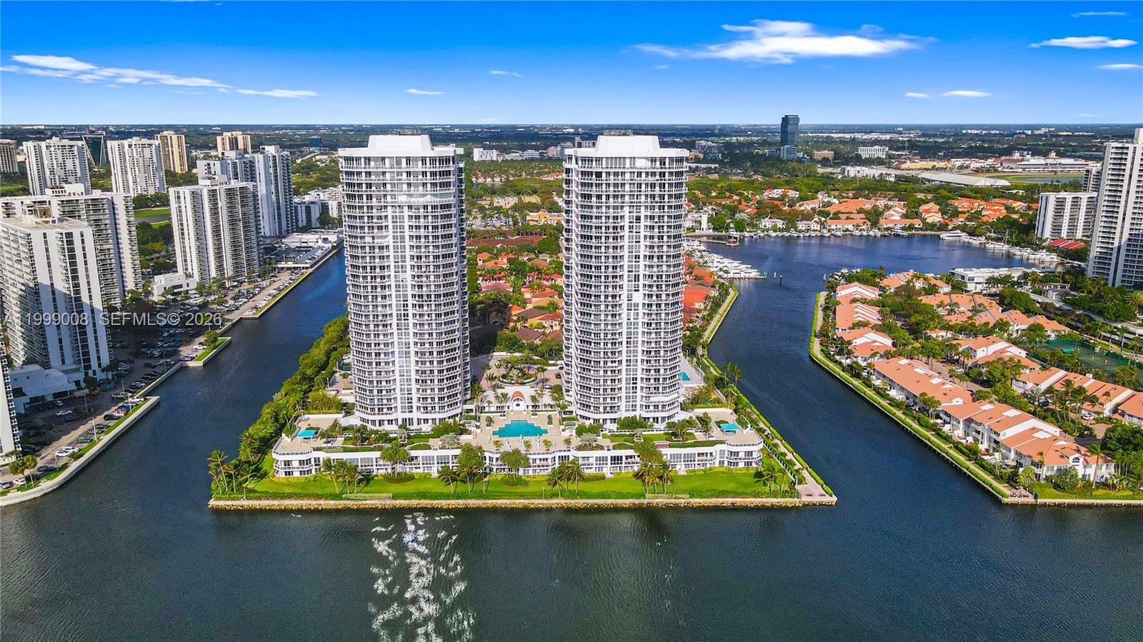 3802 NE 207th St # 2704