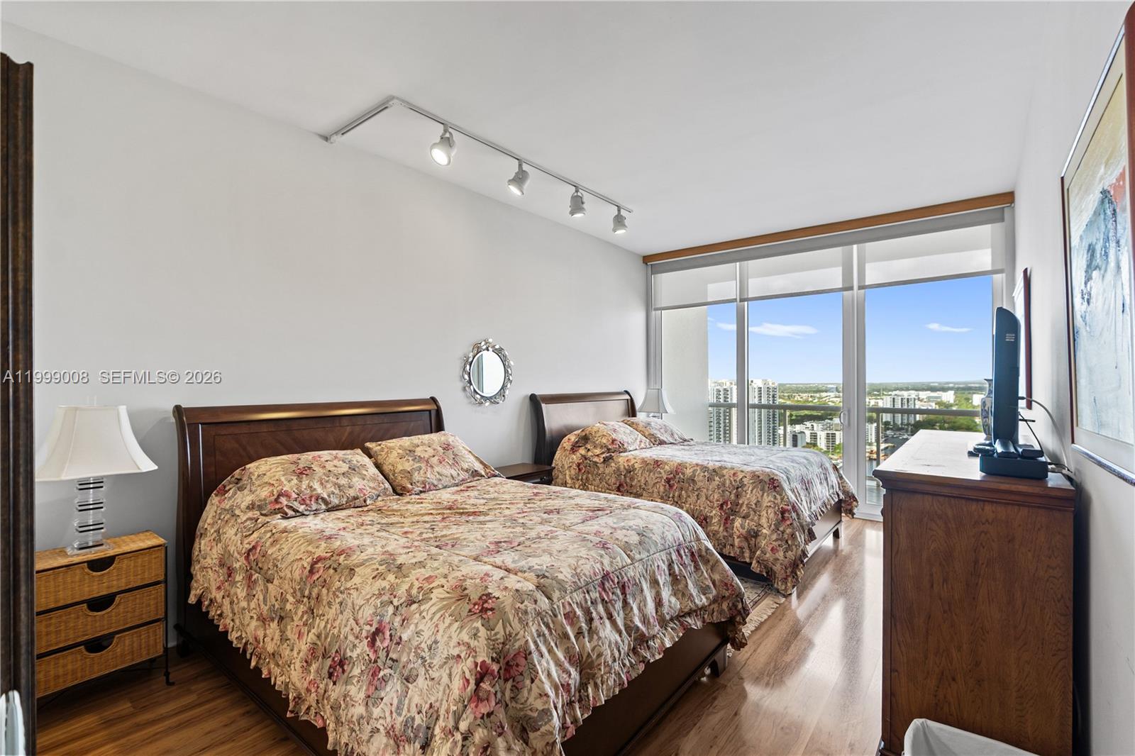 3802 NE 207th St # 2704